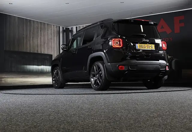 Jeep Renegade view 3
