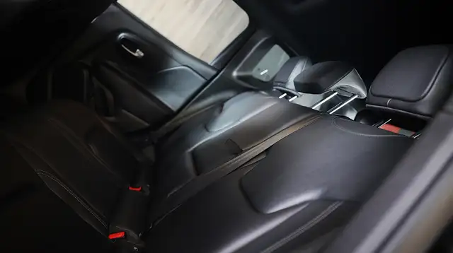 Jeep Renegade view 30