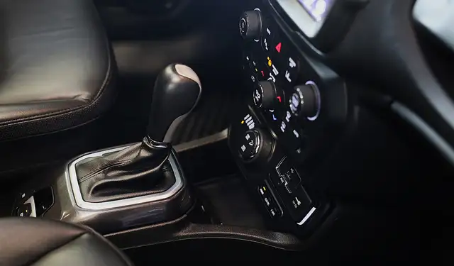 Jeep Renegade view 19