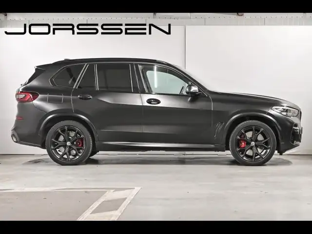 BMW X5 view 3
