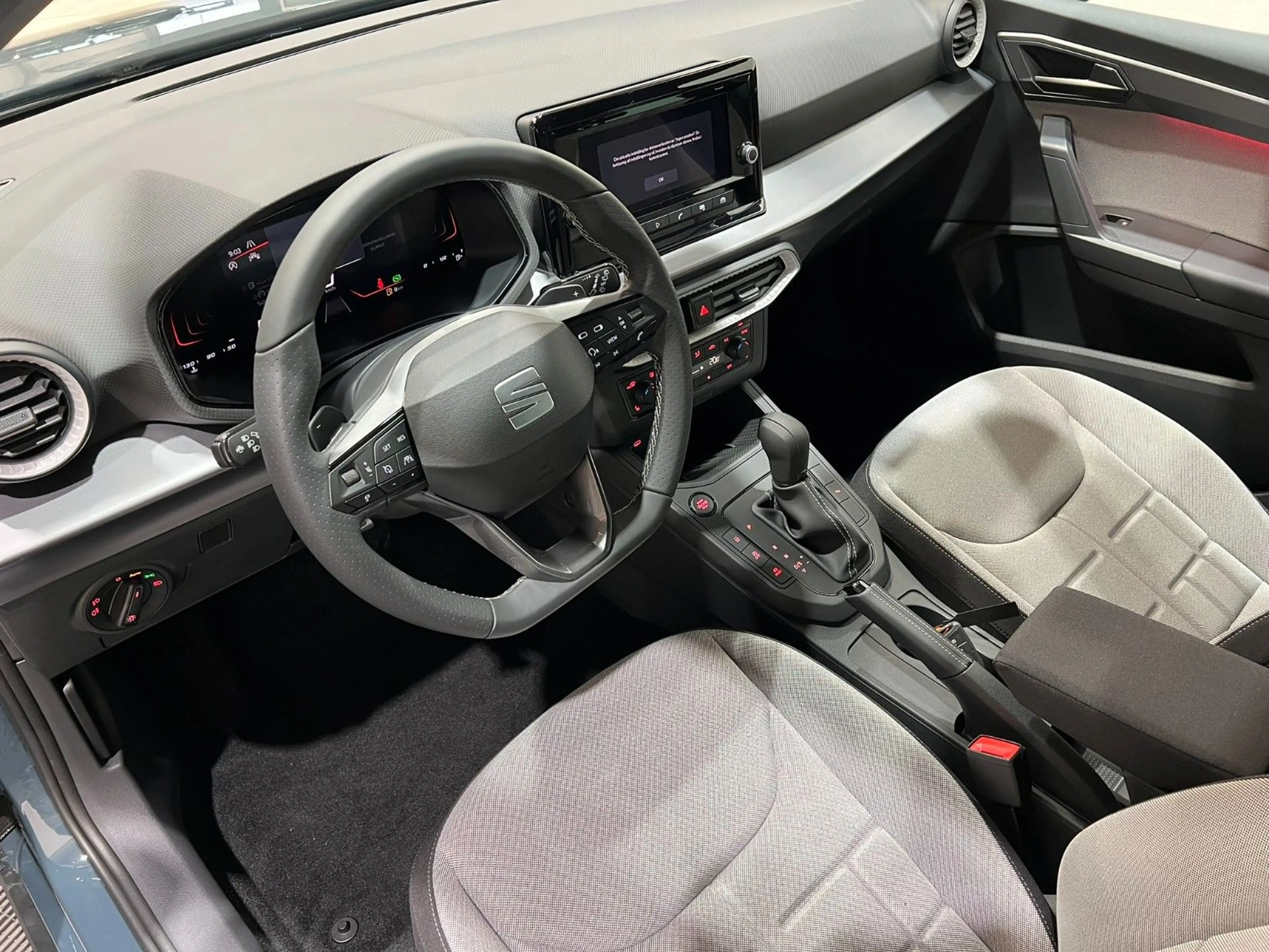 SEAT Arona 1.0 TSI 85kW FR DSG — photo 12