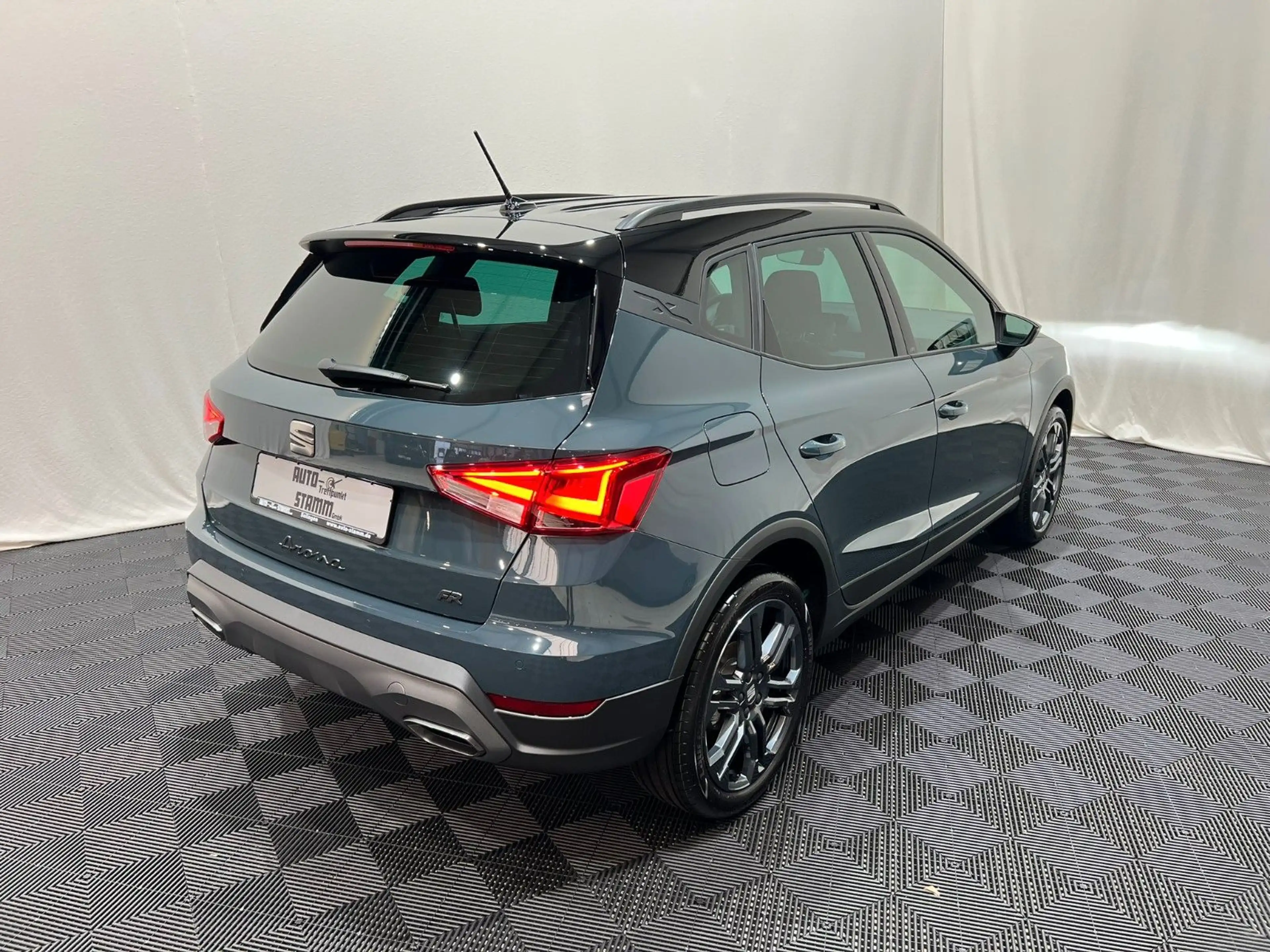SEAT Arona 1.0 TSI 85kW FR DSG — photo 7