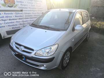 Getz 2005 3p 1.4 16v Active Red/Blue