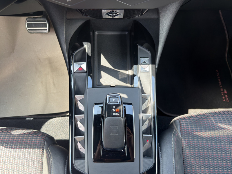 DS Automobiles DS 3 Crossback E-Tense Performance Line — photo 12