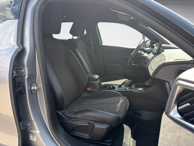 DS Automobiles DS 3 Crossback E-Tense Performance Line — photo 13