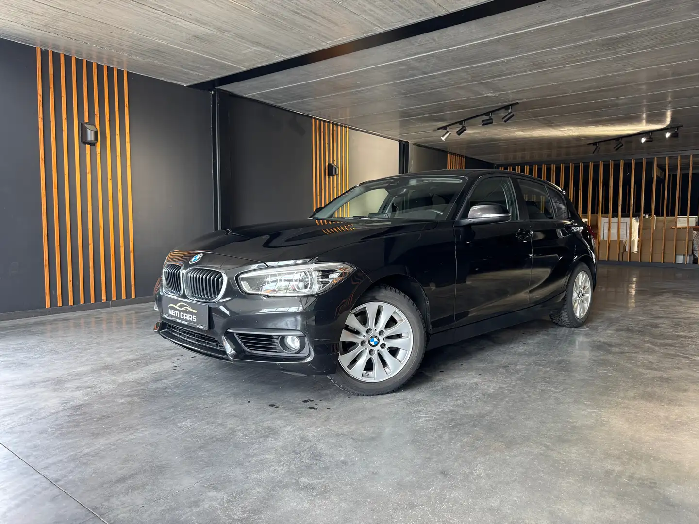 BMW 118 d Aut. Advantage | Stoelverwarming | Navi | - 2