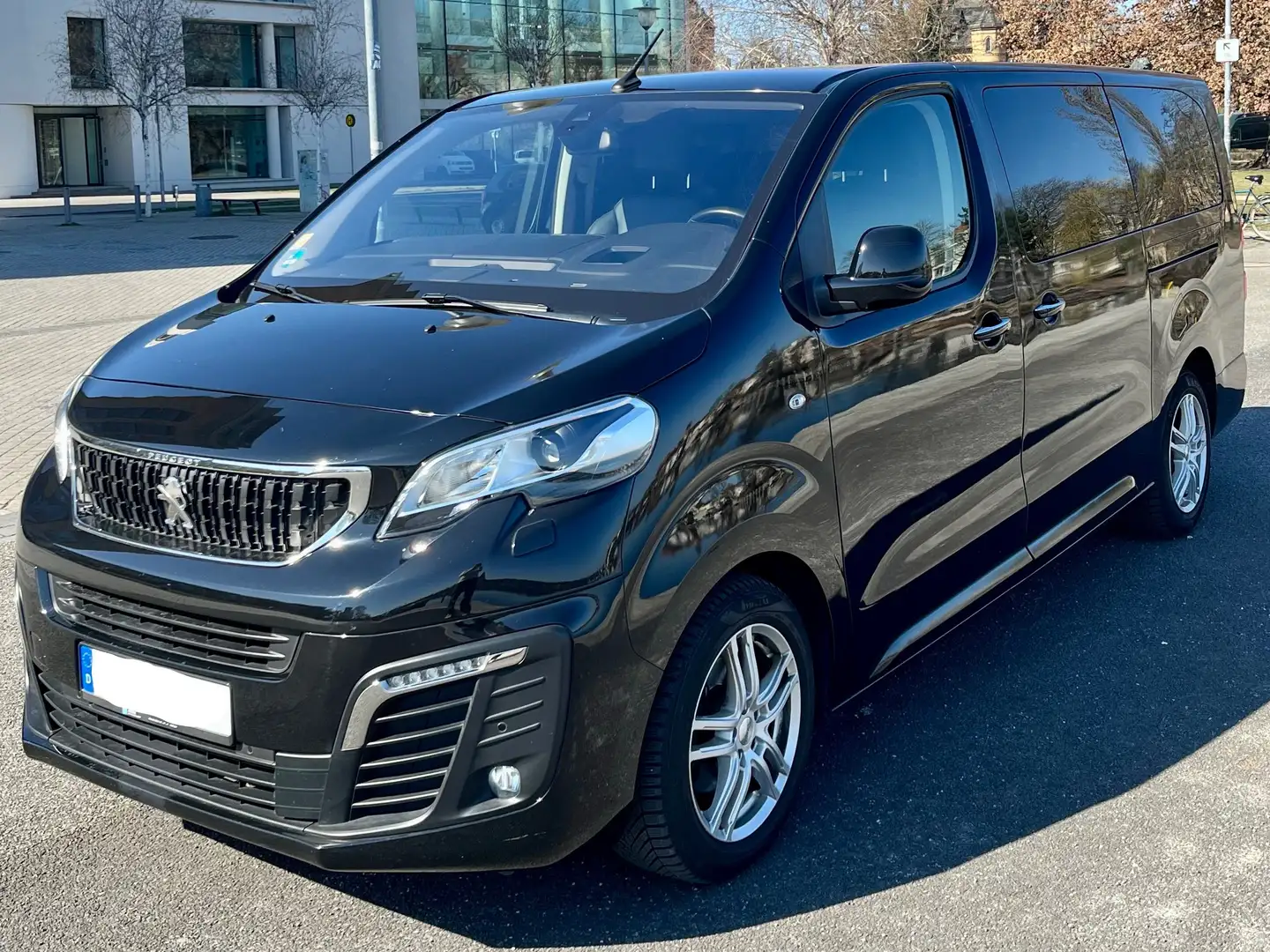 Peugeot Traveller Traveller BlueHDi 180 EAT8 Business VIP 8 Sitzer Schwarz - 1