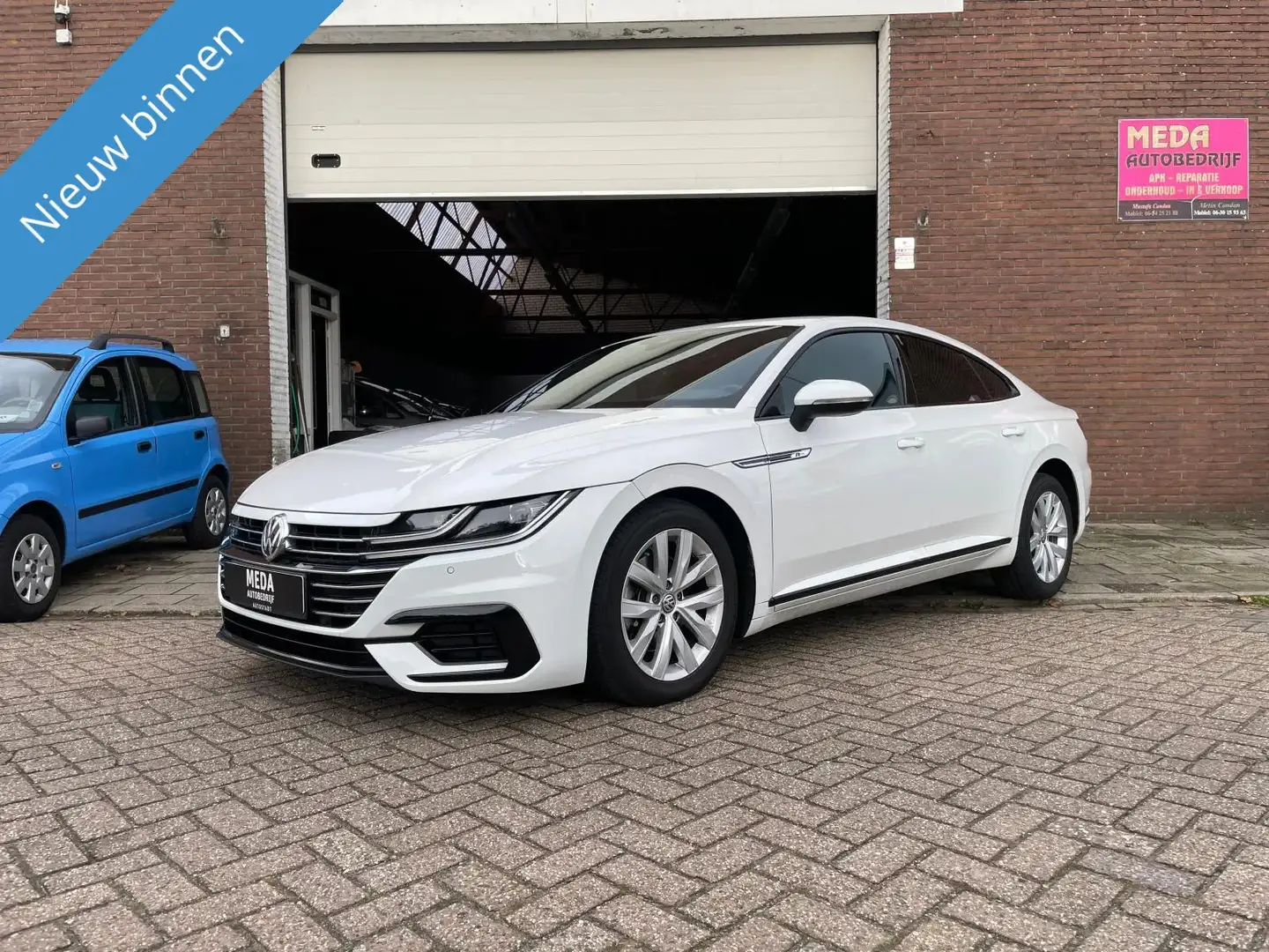 Volkswagen Arteon 2.0 TSI Business R Exclusive Белый - 1