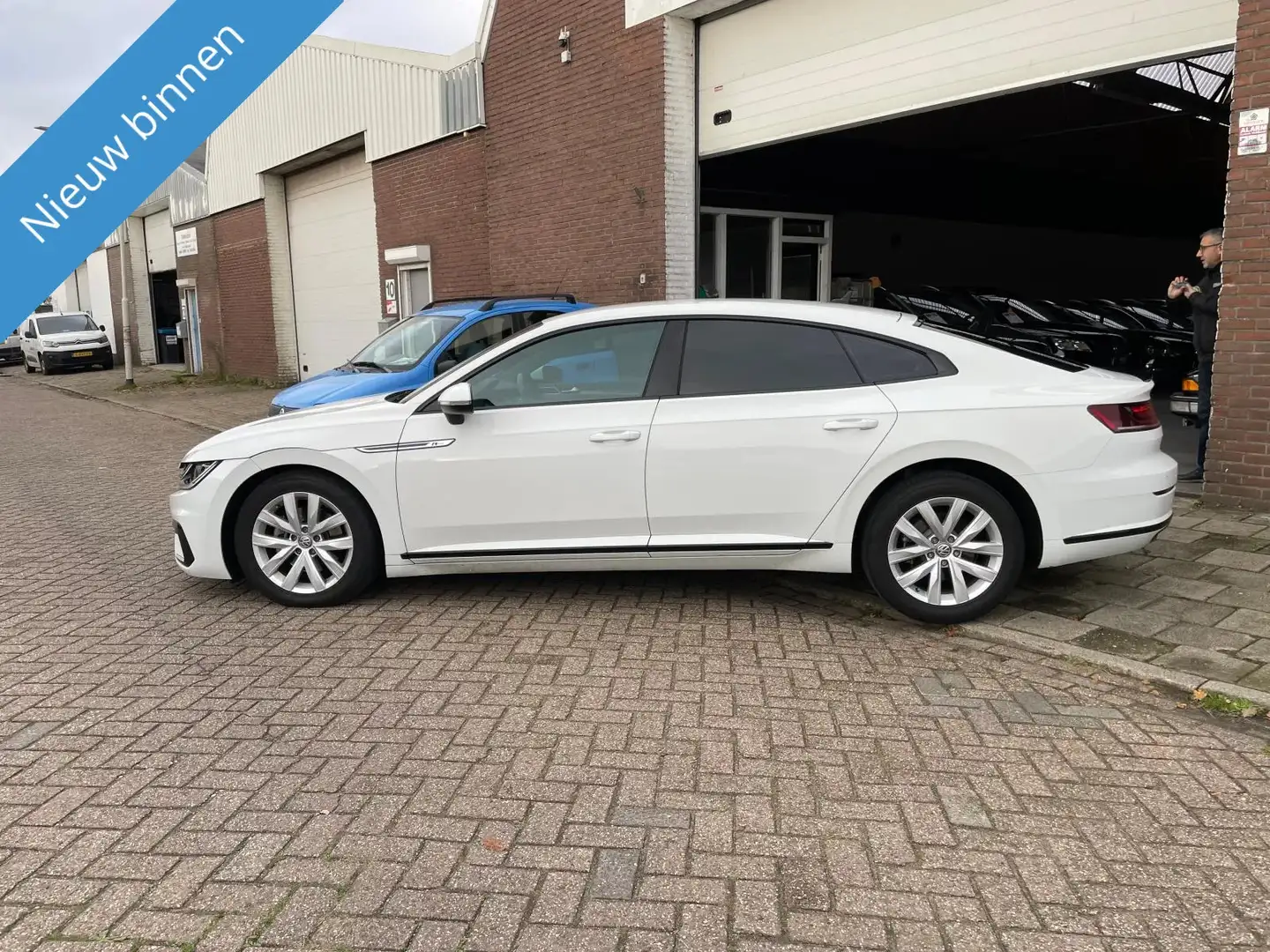 Volkswagen Arteon 2.0 TSI Business R Exclusive Белый - 2