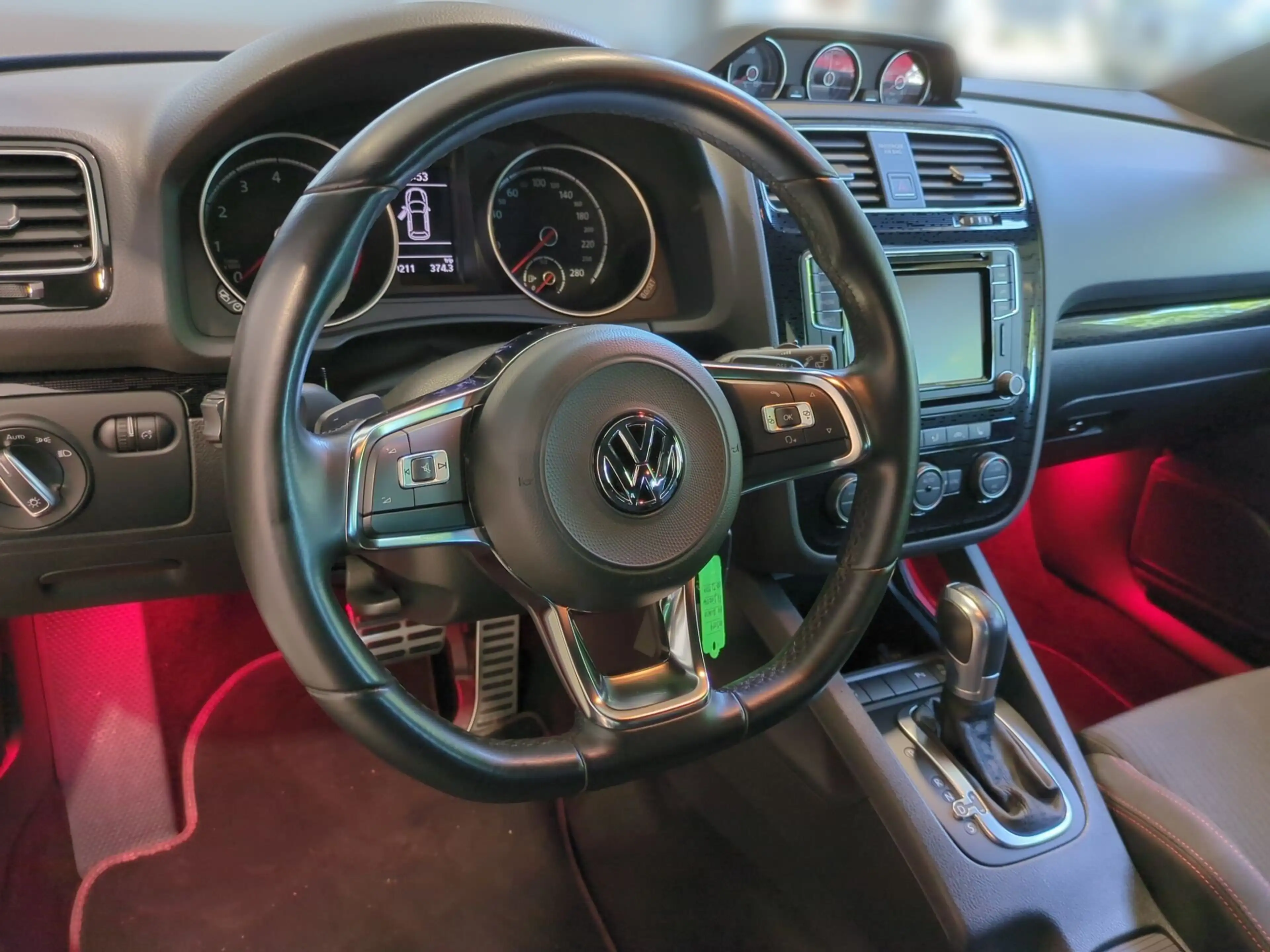 Volkswagen Scirocco 2.0 TSI Sound AUT+Navi+Winterp.+Kam.+LM — photo 9