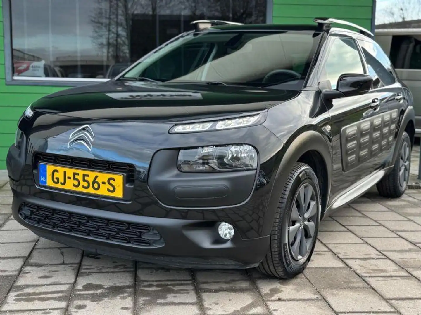 Citroen C4 Cactus 1.6 BlueHDi Shine / Navigatie / CruiseControl / Grau - 2