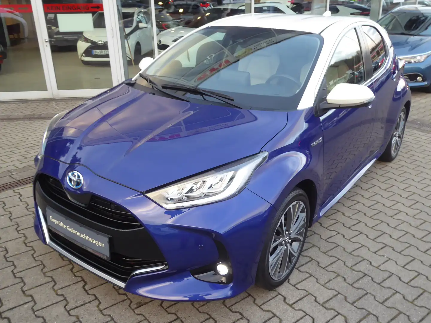 Toyota Yaris 1.5H Elegant Blau - 1