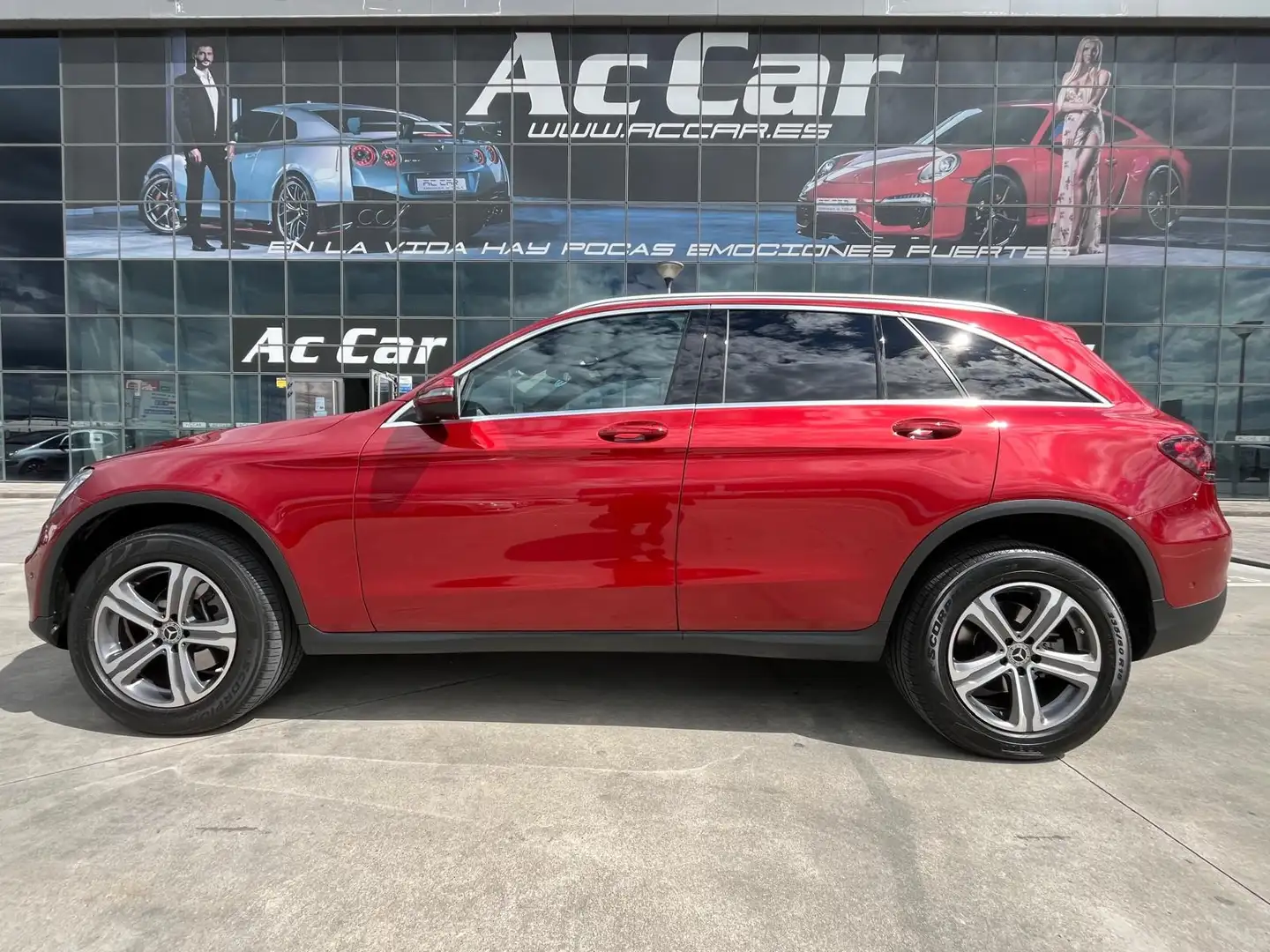 Mercedes-Benz GLC 220 220d 4Matic 9G-Tronic crvena - 1