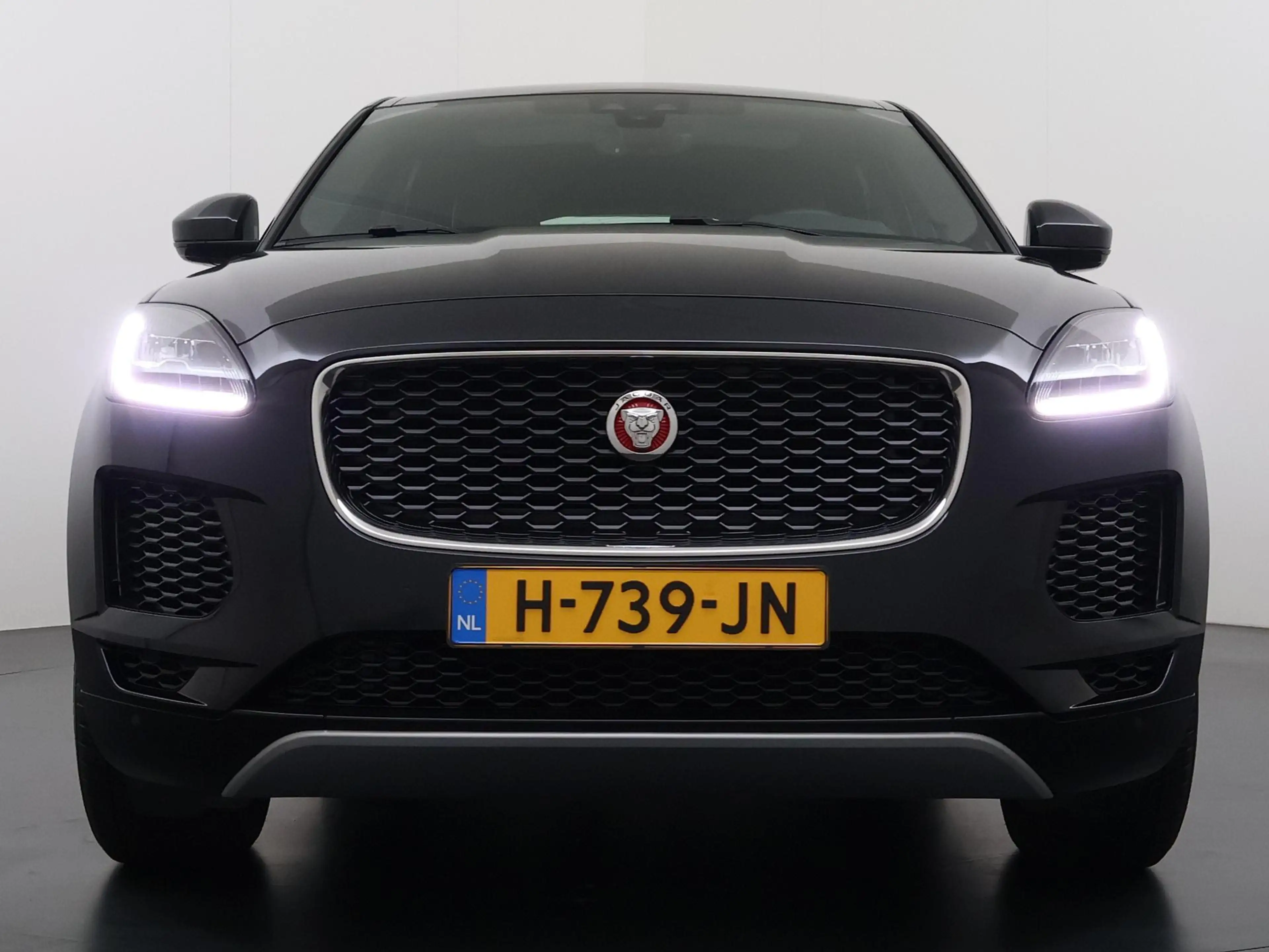 Jaguar E-Pace 2.0 P200 AWD R-Dynamic VAN: 31.900,- VOOR 29.877,- — photo 4