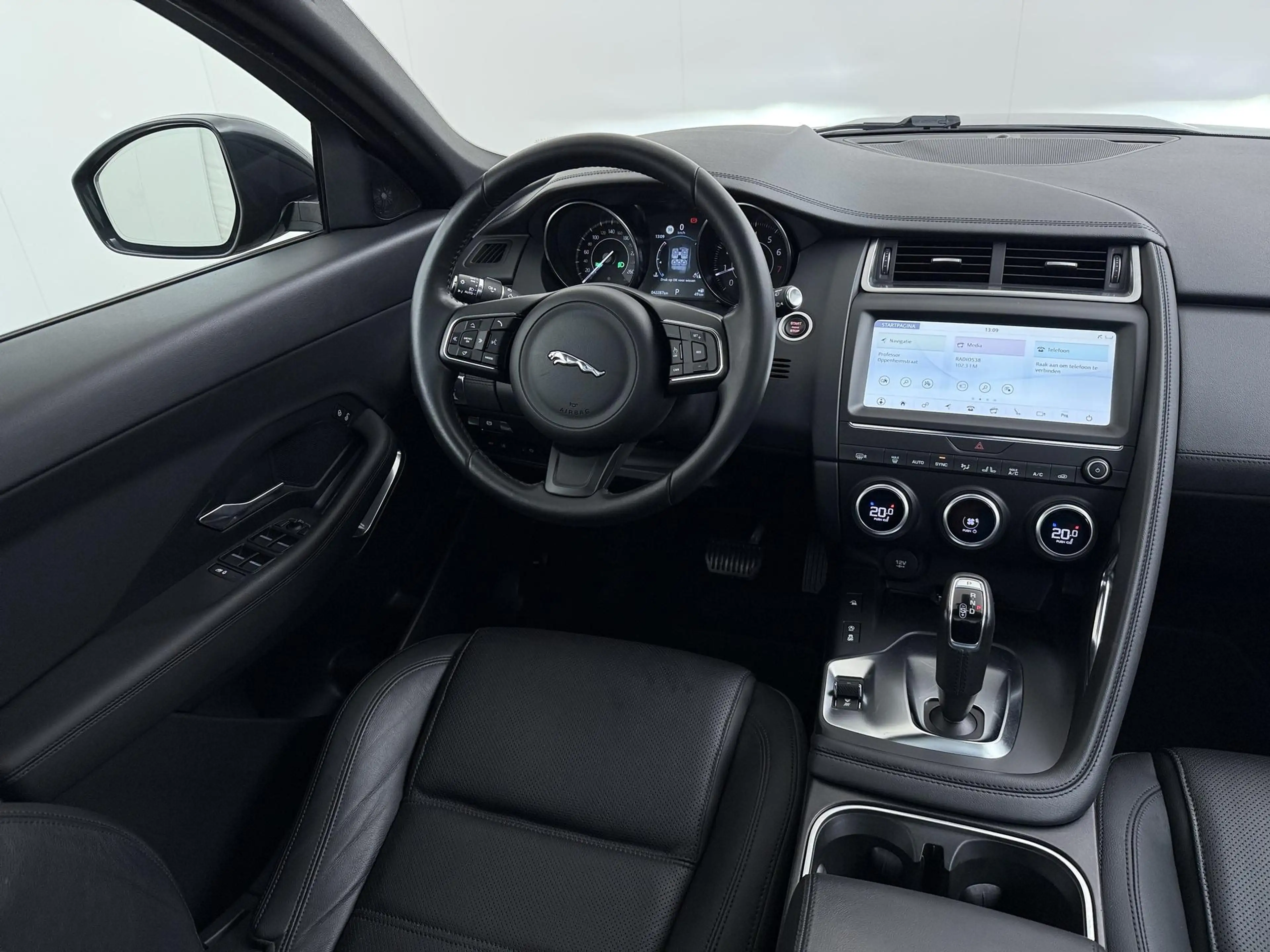Jaguar E-Pace 2.0 P200 AWD R-Dynamic VAN: 31.900,- VOOR 29.877,- — photo 28