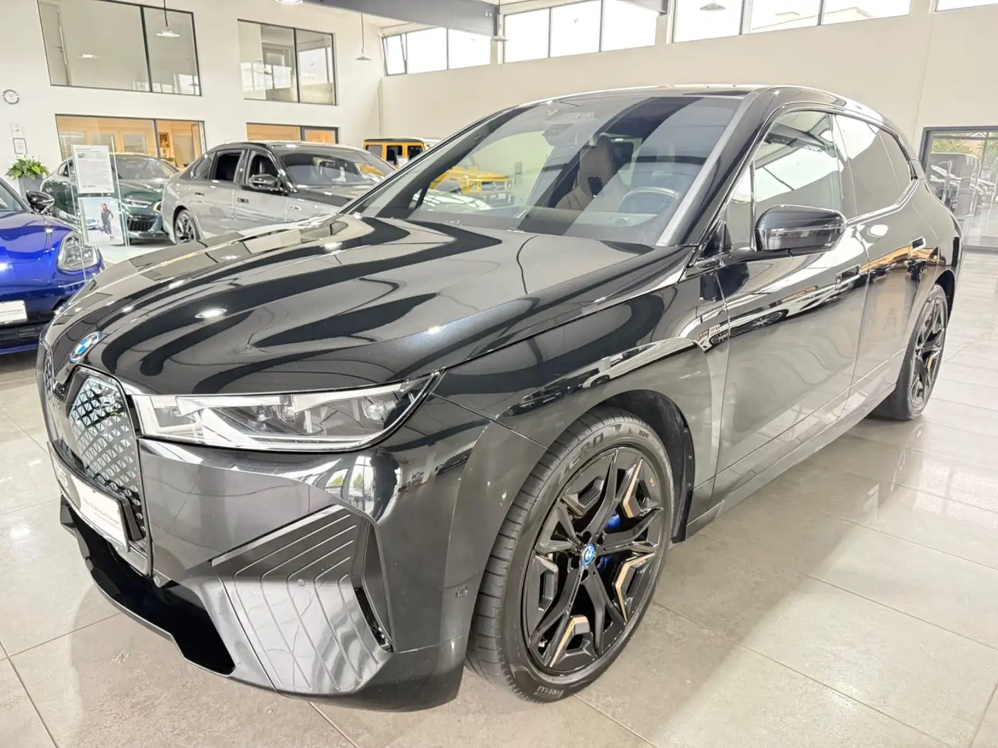 BMW iX *M60*INDIVIDUAL*360°ACC*HUD*AHK*DAB*LASER*SKY* Schwarz - 1