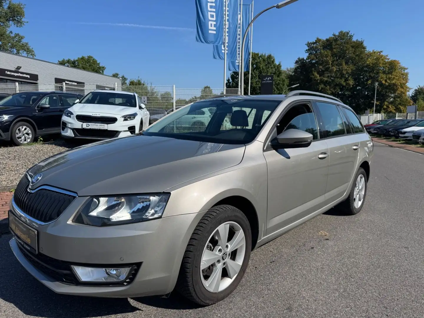 Skoda Octavia 1.4 TSI/DSG/1.HD/T.LEDER/KLIMAAUT/AHK/ALU/PDC/SH Grau - 1