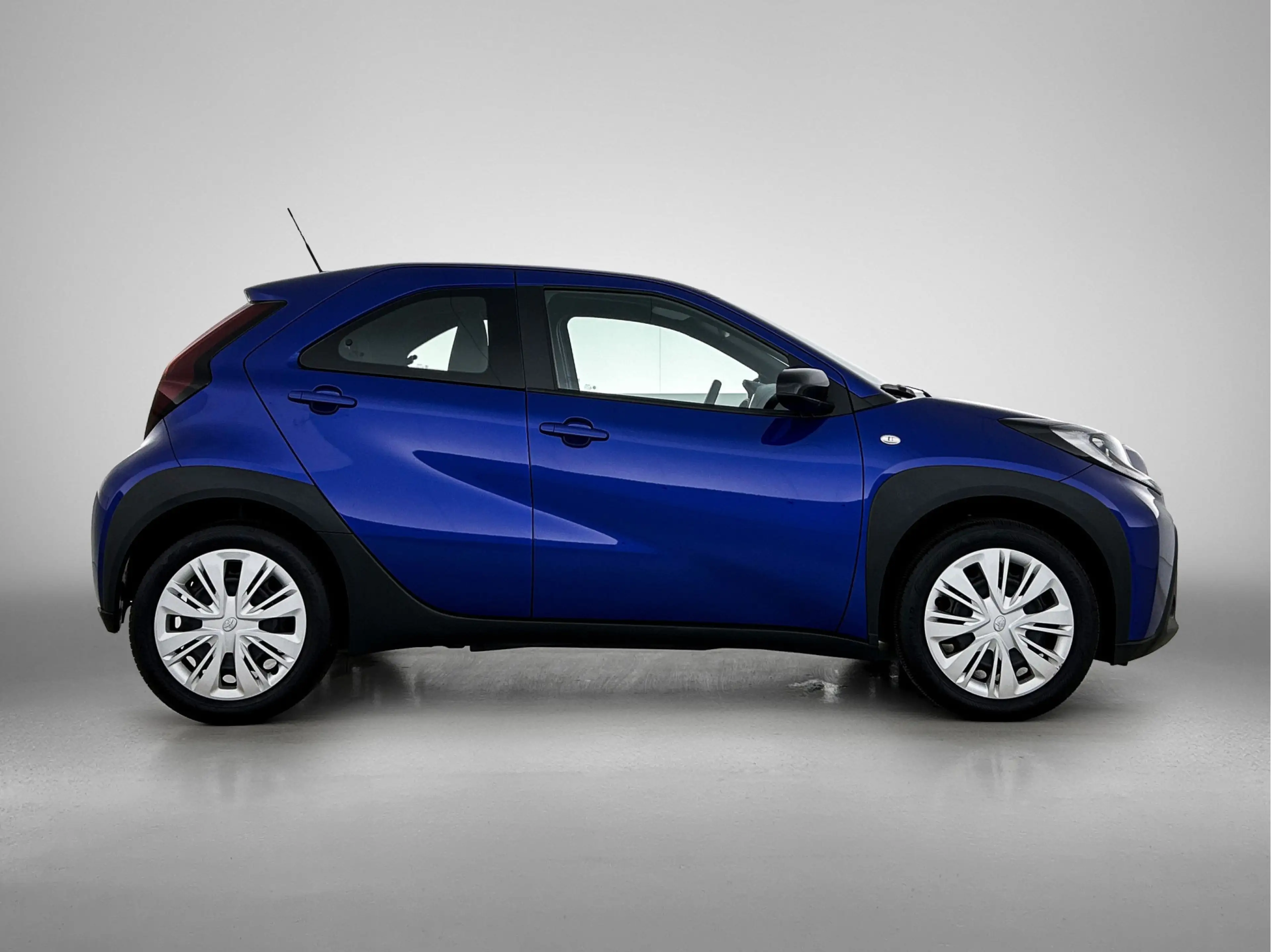 Toyota Aygo X 1.0 VVT-i MT Play BTW voertuig | Dealer onderhoude — photo 12
