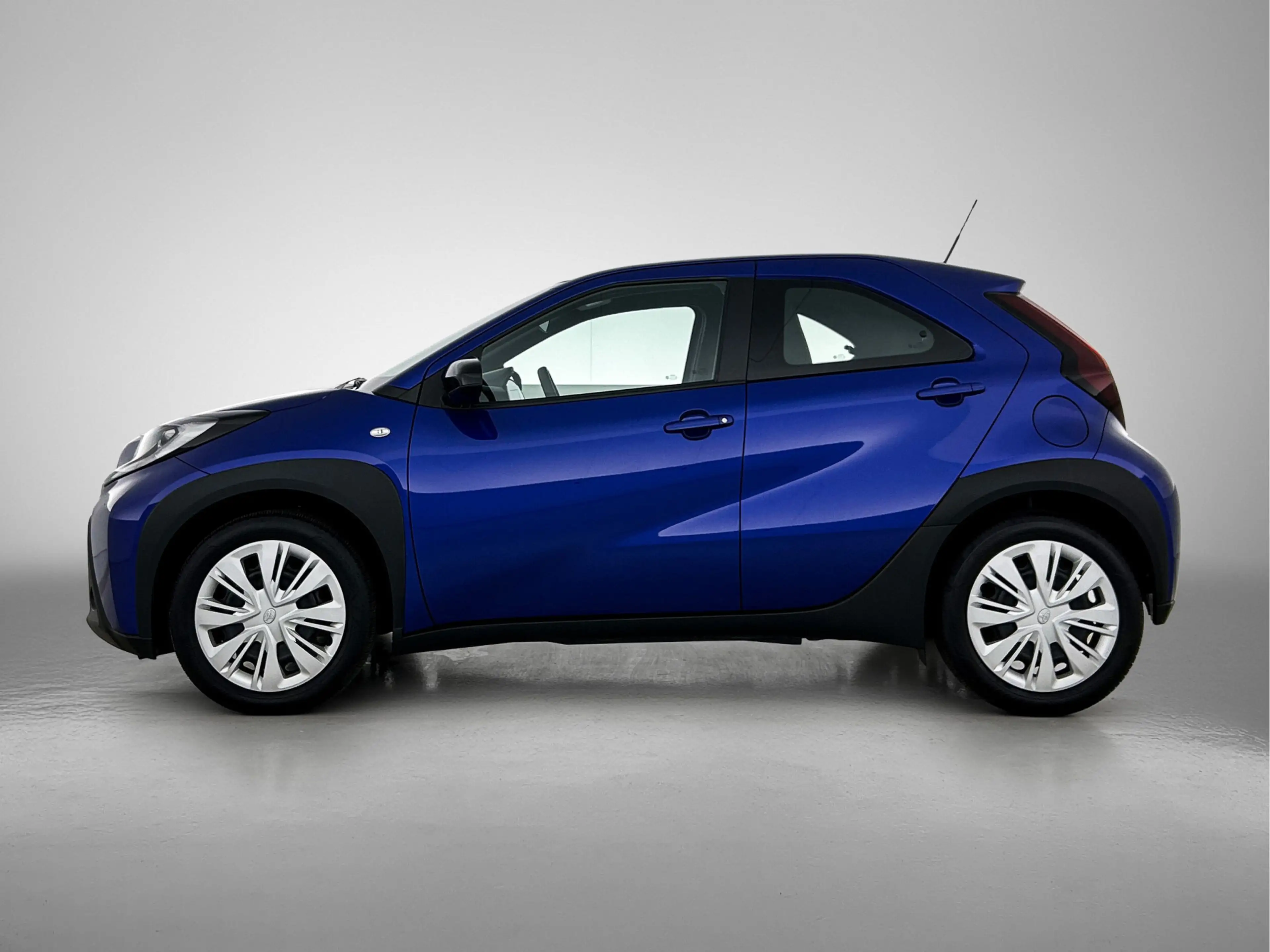 Toyota Aygo X 1.0 VVT-i MT Play BTW voertuig | Dealer onderhoude — photo 3