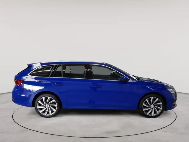 Skoda Octavia view 3