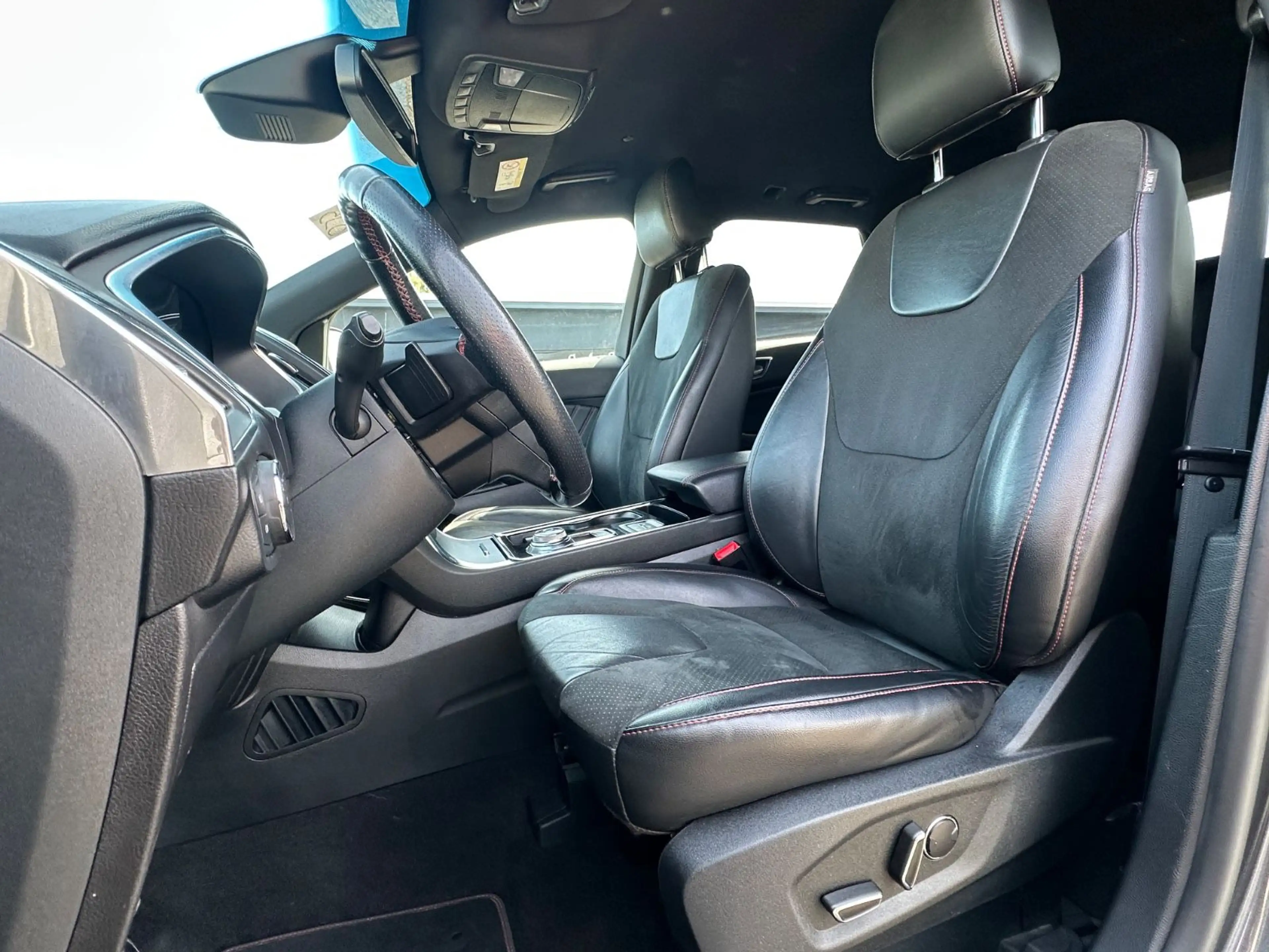 Ford Edge ST-Line 4x4 Standheizung Kamera B&O LED — photo 12