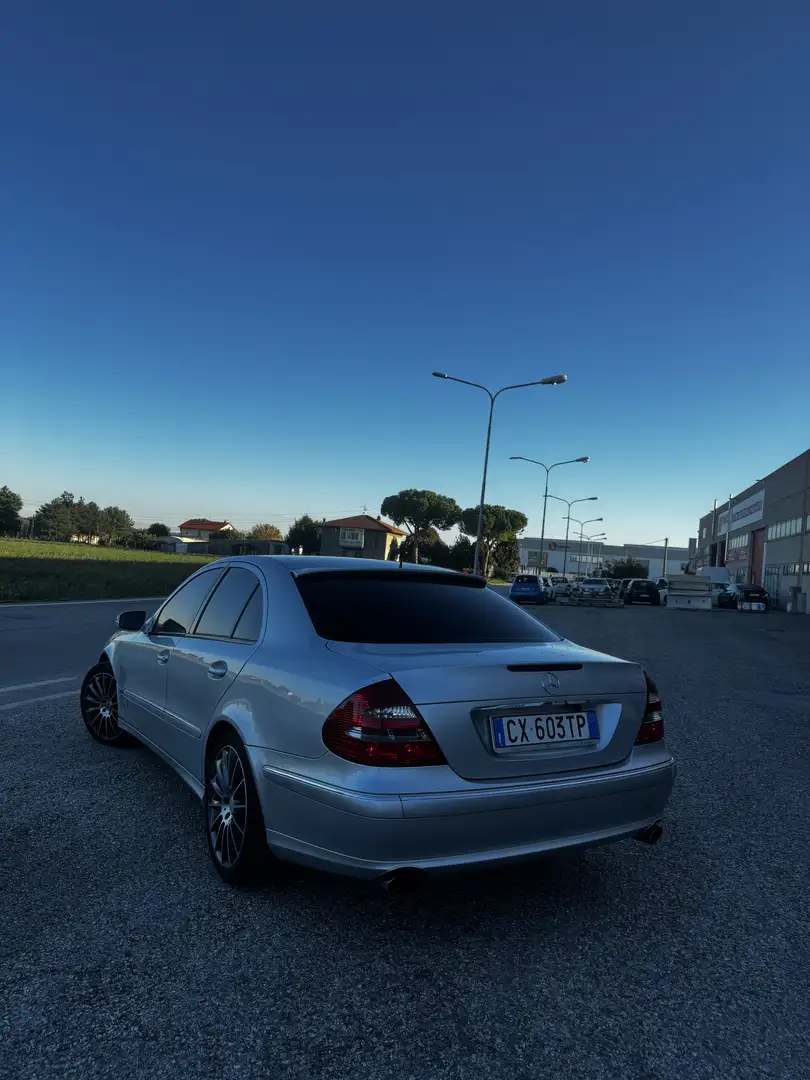 Mercedes-Benz E 320 SW cdi V6 Elegance 4matic - 2