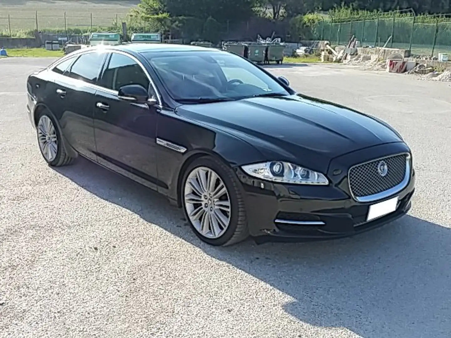 Jaguar XJ XJ IX 2010 3.0d V6 Portfolio auto Noir - 1