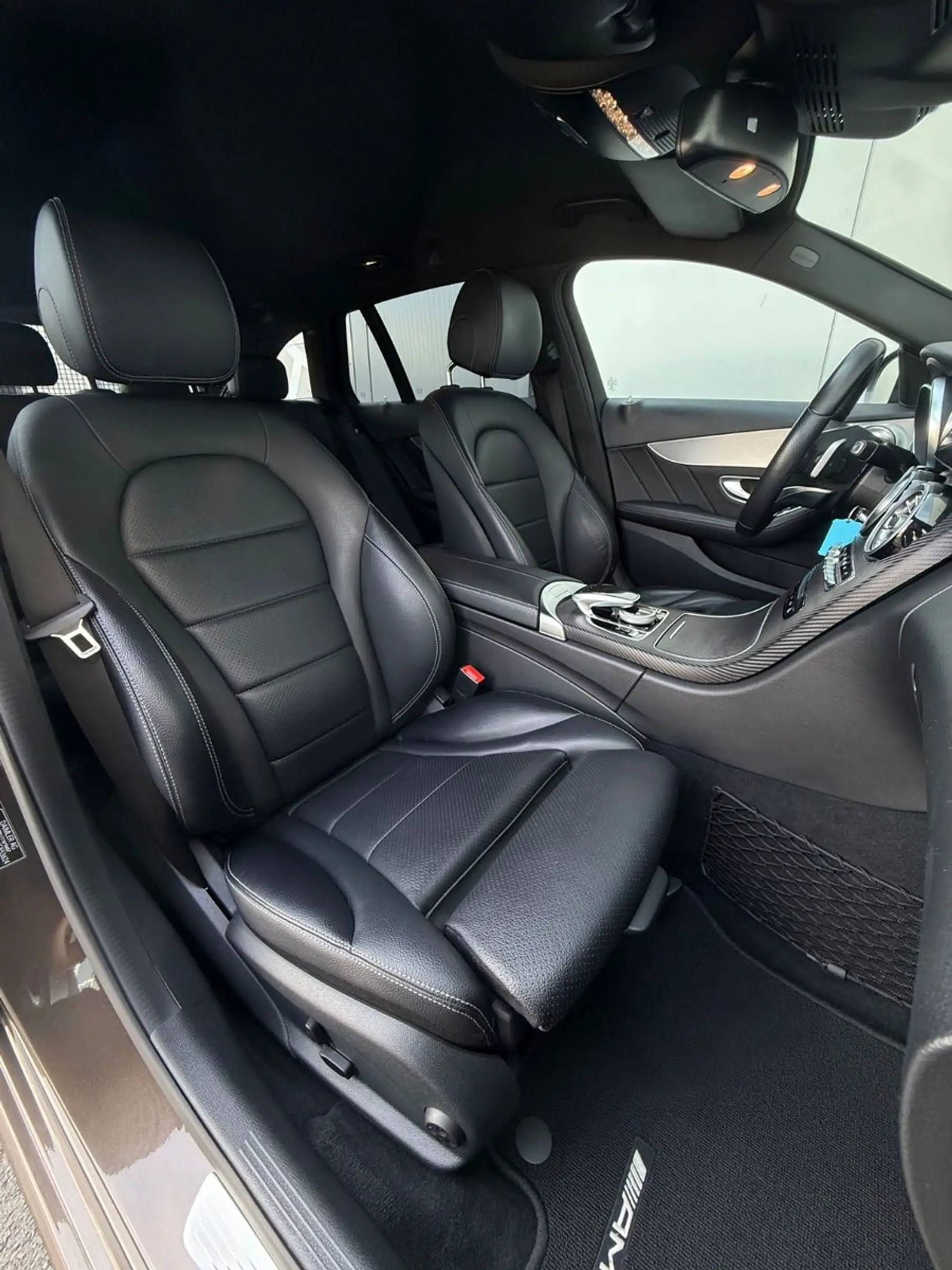 Mercedes-Benz C 180 CGI*AMG*LED*HEADUP*TOTWINKEL*CARPLAY*LEDER* — photo 14