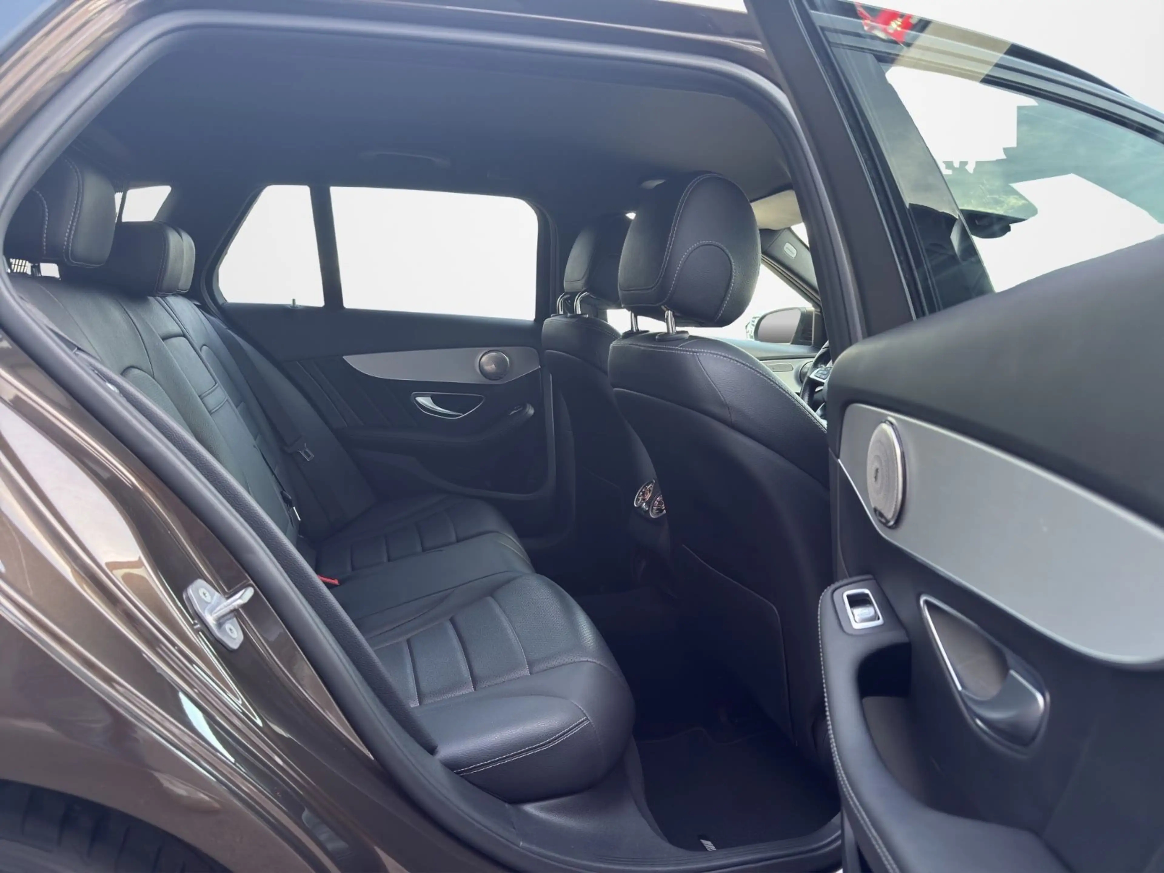 Mercedes-Benz C 180 CGI*AMG*LED*HEADUP*TOTWINKEL*CARPLAY*LEDER* — photo 9