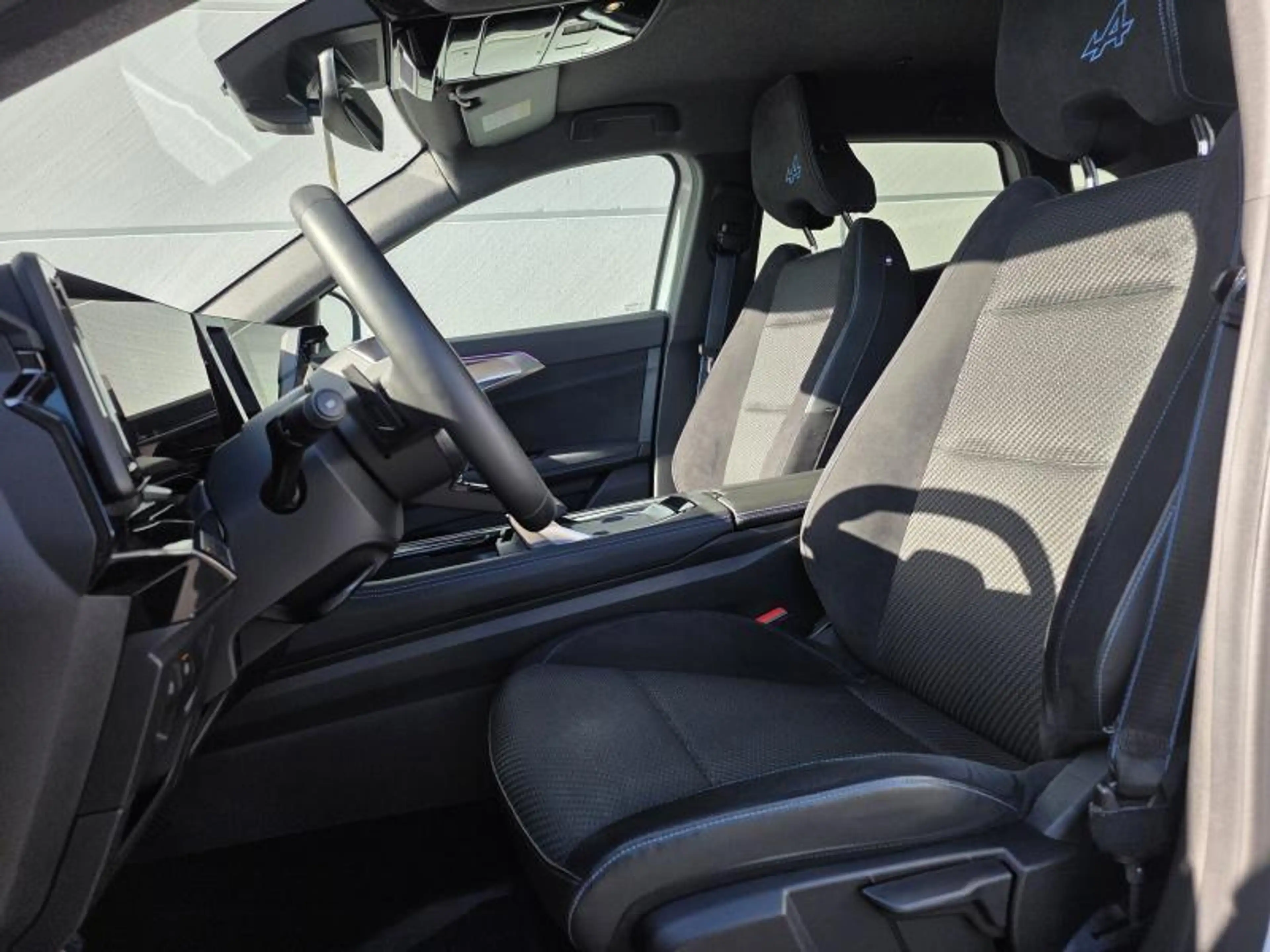 Renault Austral Esprit Alpine E-Tech Hybrid — photo 9