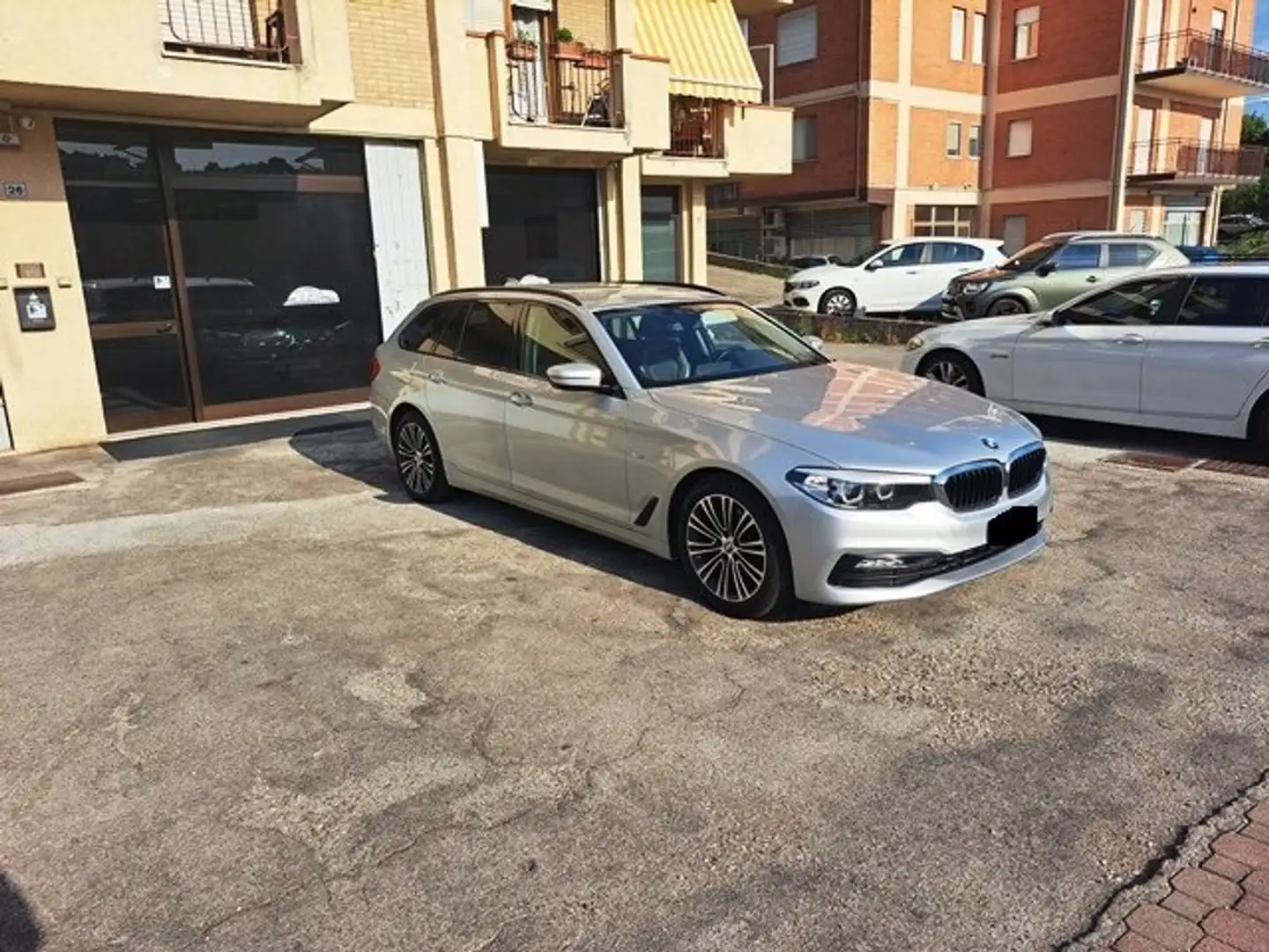BMW 520 520d Touring Sport Line autom.(190cv) Argento - 1