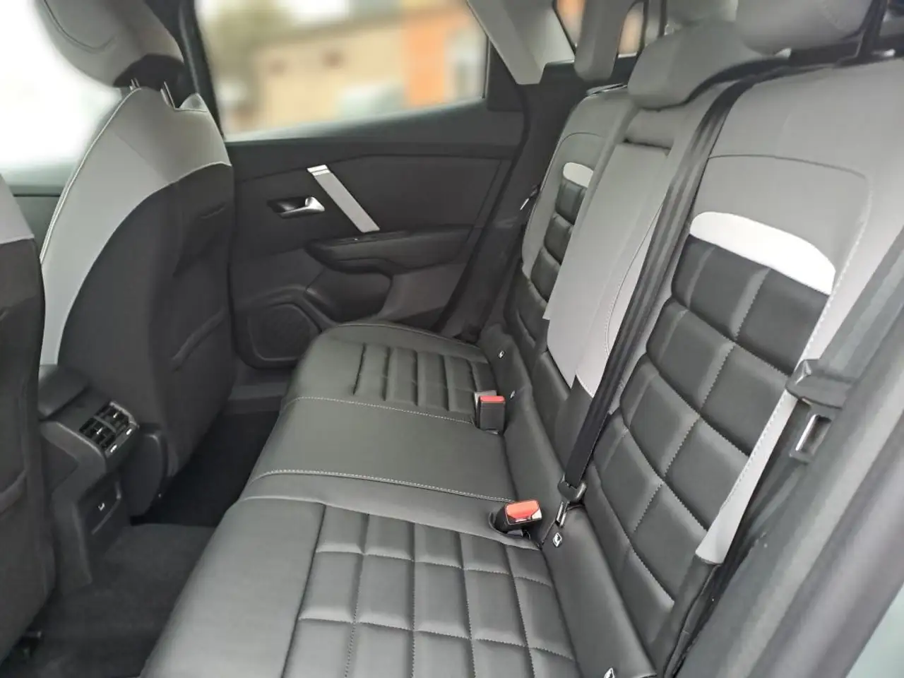 Citroen C4 Hybrid 145 MAX 11
