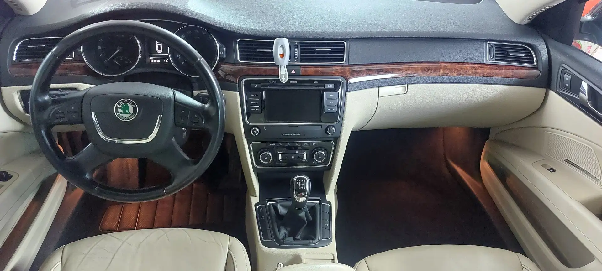 Skoda Superb Superb Combi 4x4 Elegance 2,0 TDI CR DPF Elegance Negru - 1