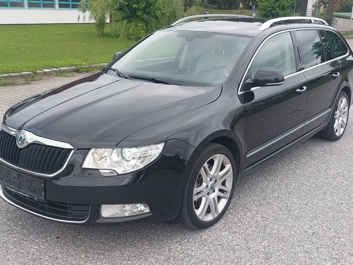 Skoda Superb Superb Combi 4x4 Elegance 2,0 TDI CR DPF Elegance Negru - 2
