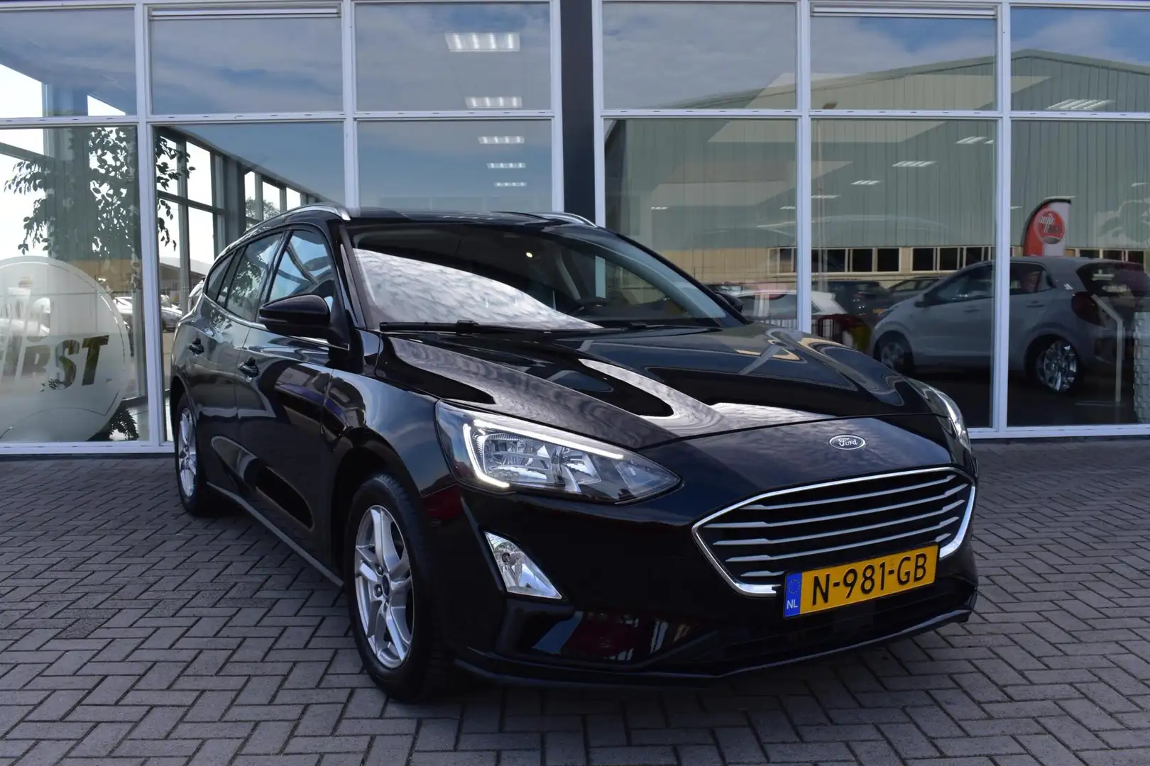Ford Focus Wagon 1.0 EcoBoost Trend Edition Business|Camera|N Zwart - 2