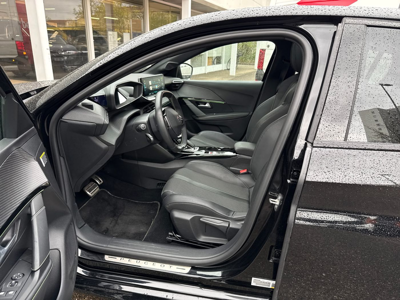 Peugeot 208 GT Elektro 136PS PANO NAVI KAM Klimaauto. — photo 7