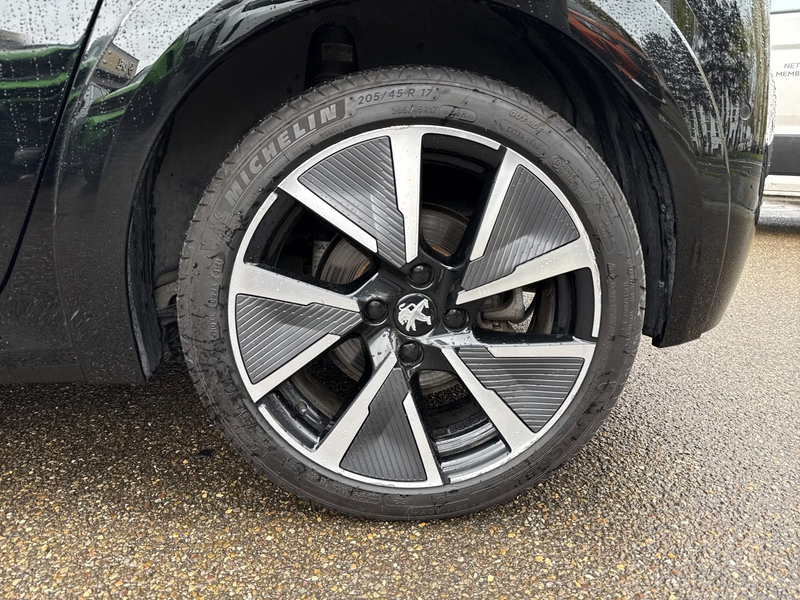 Peugeot 208 GT Elektro 136PS PANO NAVI KAM Klimaauto. — photo 6