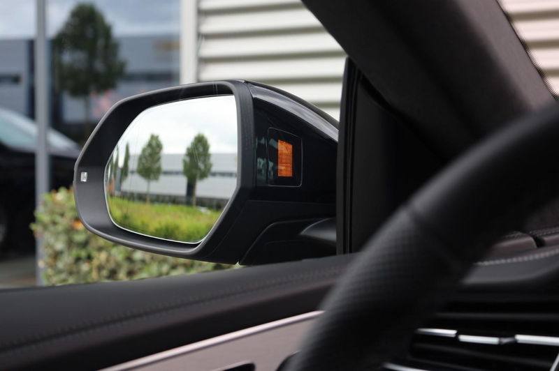 Audi Q8 60 TFSIe Competition Trekhaak l Volleder l Head-up — photo 38