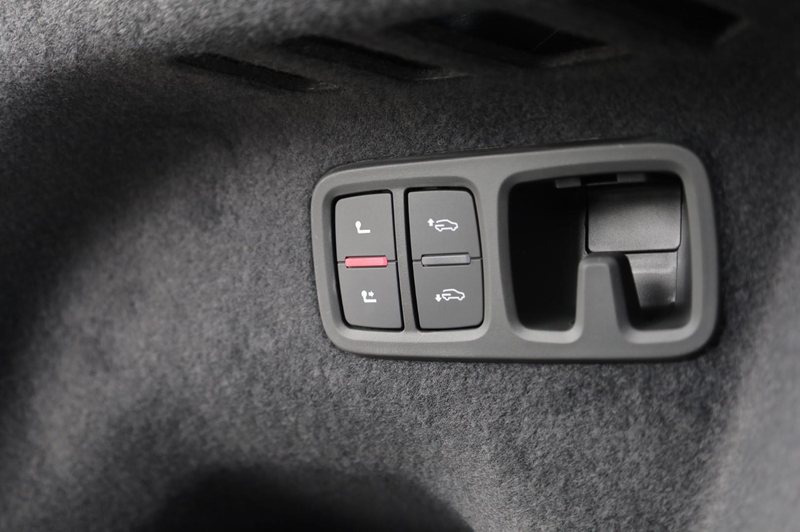 Audi Q8 60 TFSIe Competition Trekhaak l Volleder l Head-up — photo 17