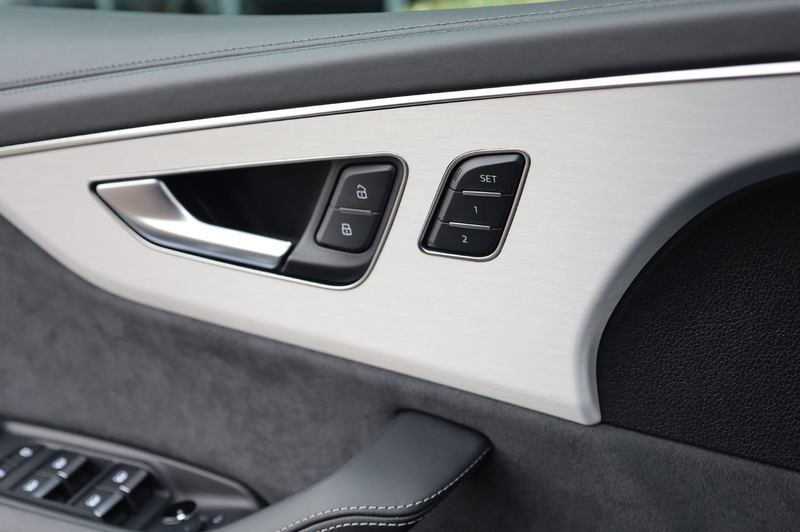 Audi Q8 60 TFSIe Competition Trekhaak l Volleder l Head-up — photo 23