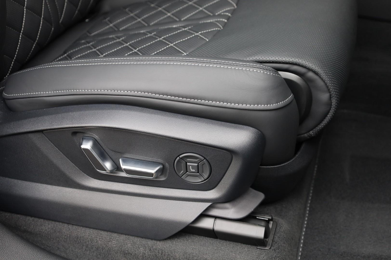 Audi Q8 60 TFSIe Competition Trekhaak l Volleder l Head-up — photo 21