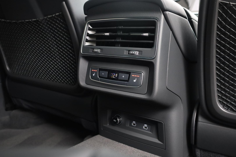 Audi Q8 60 TFSIe Competition Trekhaak l Volleder l Head-up — photo 16