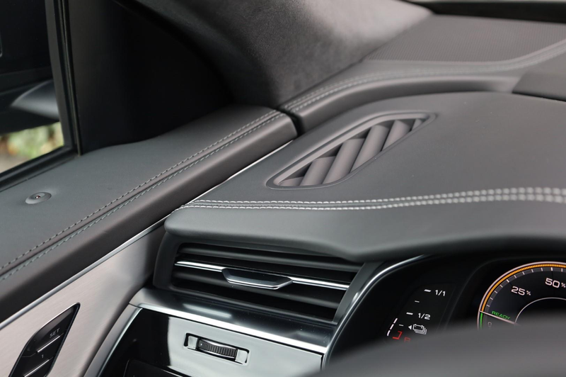 Audi Q8 60 TFSIe Competition Trekhaak l Volleder l Head-up — photo 39