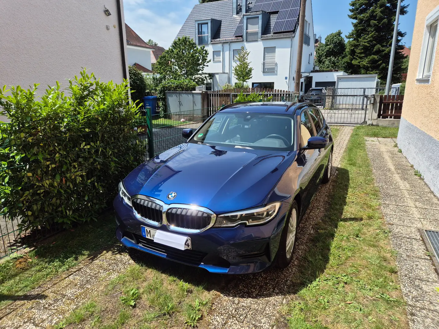 BMW 318 318d Touring Aut. Blau - 1