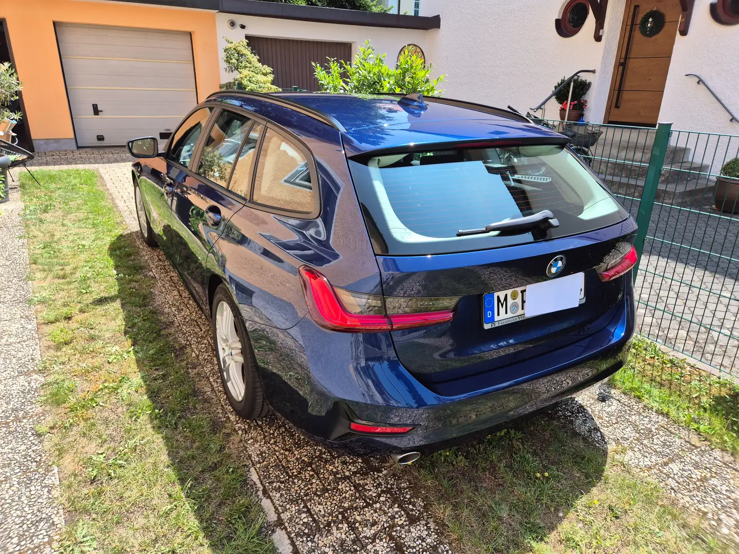 BMW 318 318d Touring Aut. Blau - 2