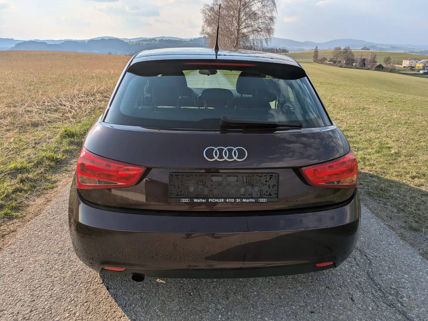 Audi A1 A1 SB 1,6 TDI Attraction Attraction Rot - 2