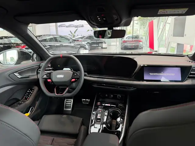 Audi RS5 view 3