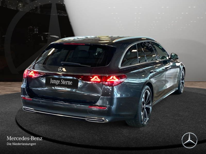 Mercedes-Benz E 300 de T 4M Hybrid Avantgarde Fahrass WideScreen — photo 8