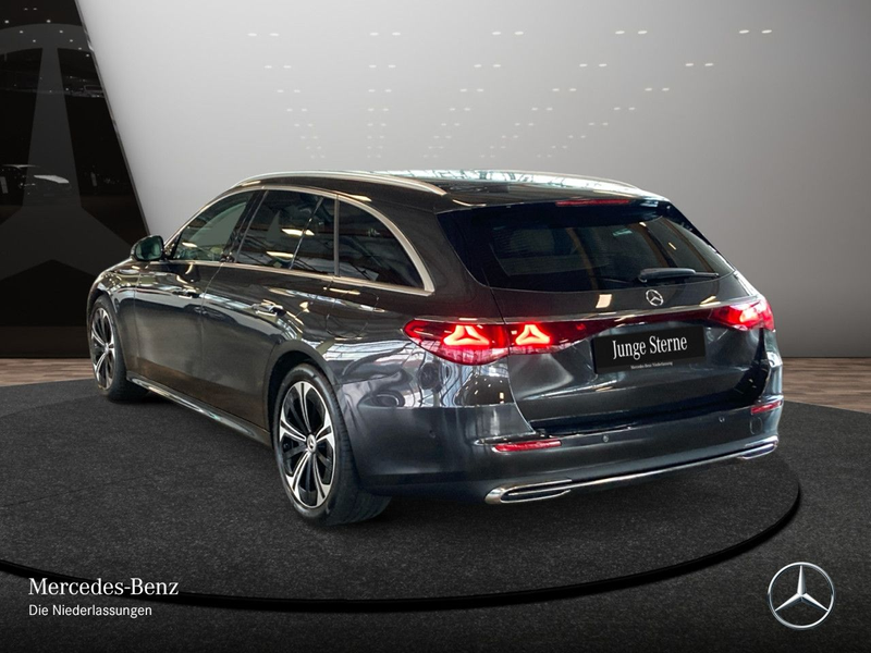 Mercedes-Benz E 300 de T 4M Hybrid Avantgarde Fahrass WideScreen — photo 10
