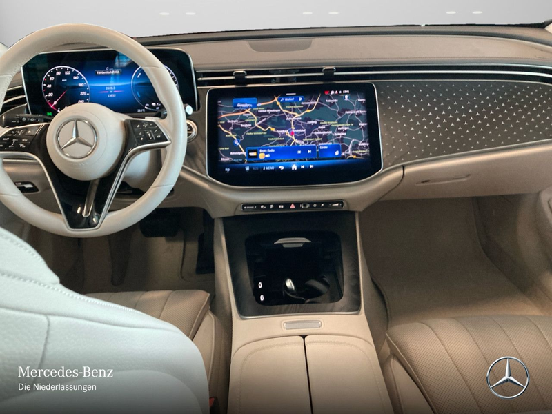 Mercedes-Benz E 300 de T 4M Hybrid Avantgarde Fahrass WideScreen — photo 15